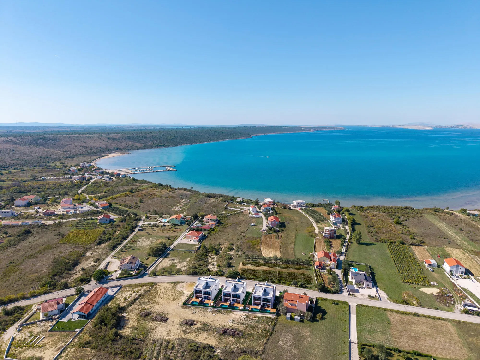 Ljubač i zaljev iz zraka